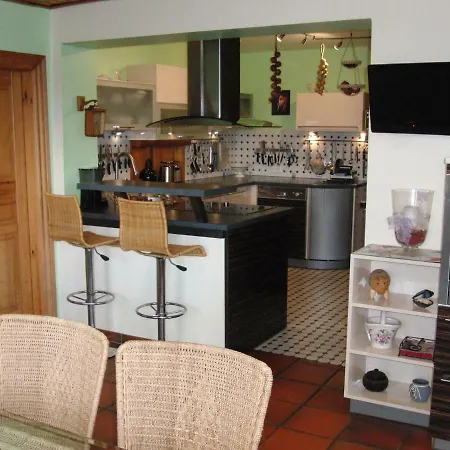 Haus Karlo Apartman *